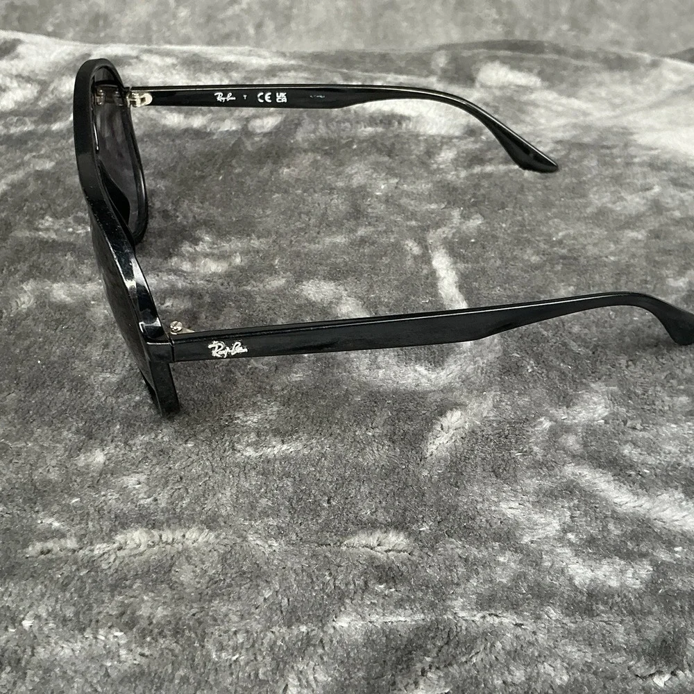 RAY-BAN RB4376 601/8G 57D16 145 3N Sunglasses Black Authentic